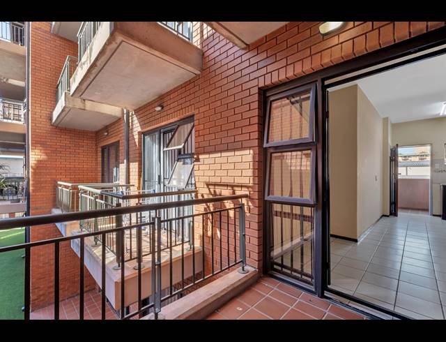1 BEDROOM APARTMENT FOR SALE IN RICHMOND